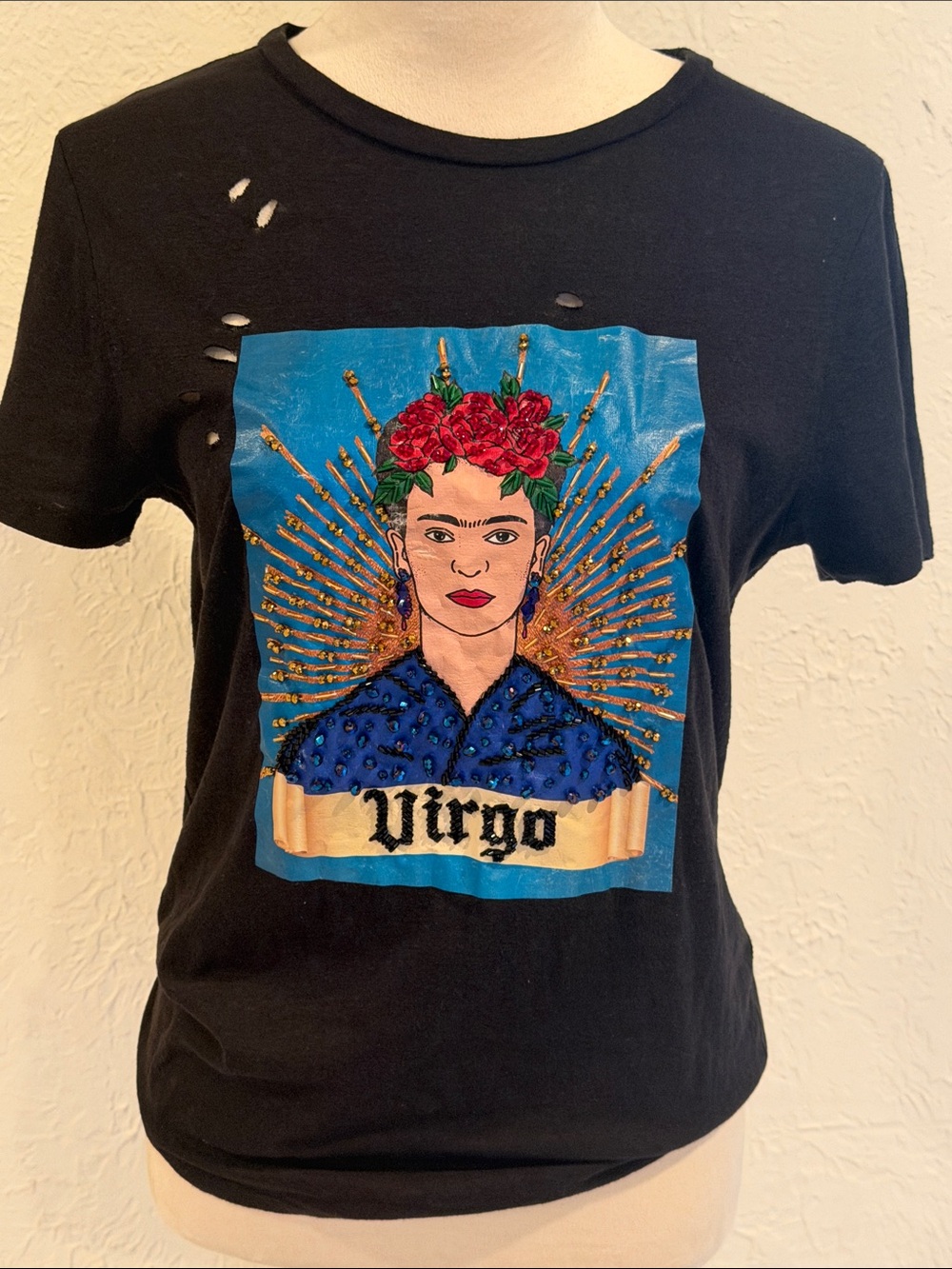 Josefina by Vero Solis Virgo t-shirt size small